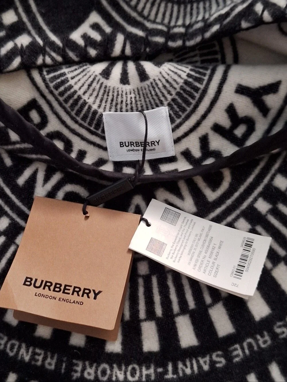 Burberry Blue and White Graphic England Logo Throw